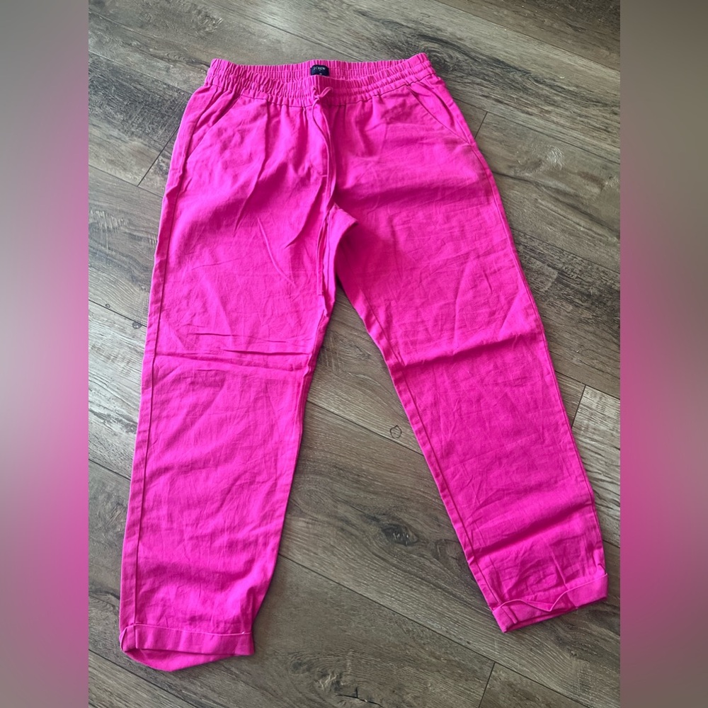 Pink crops pants on size 6 the actual color is like the last picture